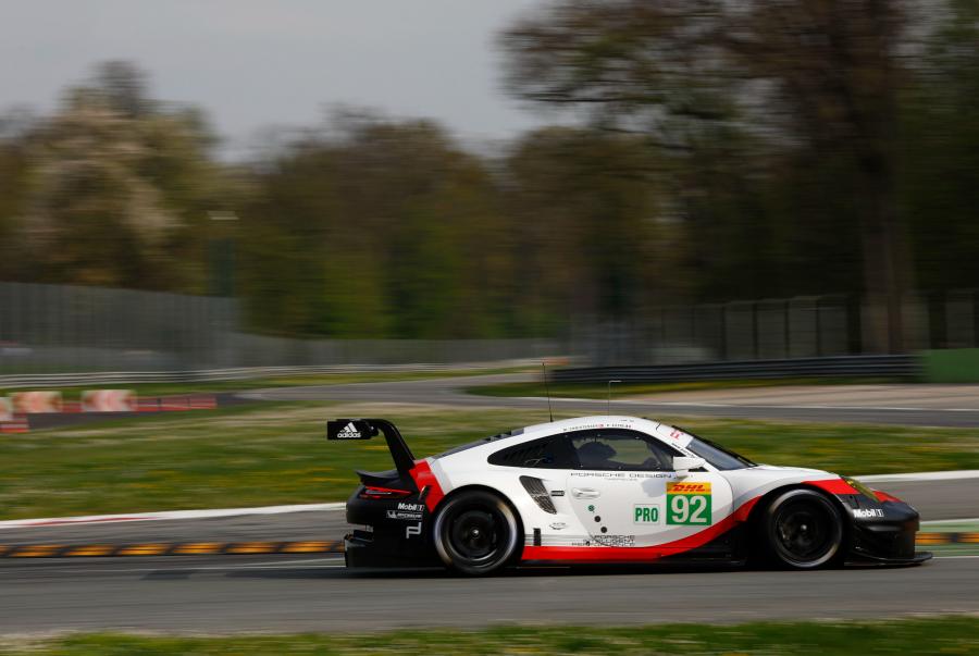  Porsche 911 RSR (991) 2017 года  (фото 25 из 39)